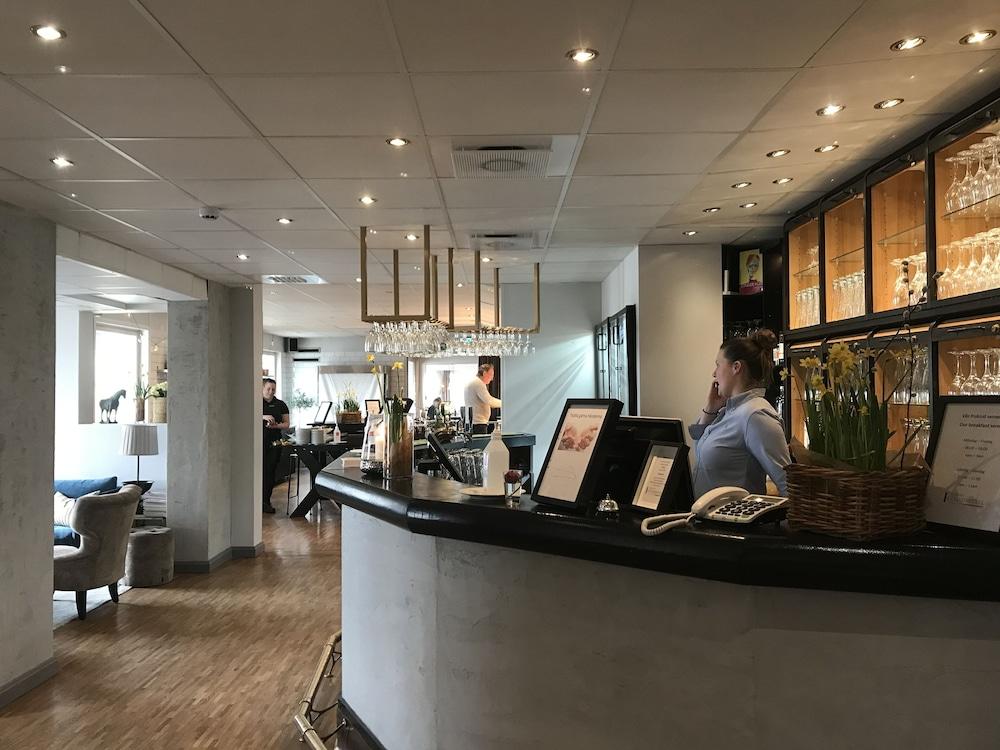 Mjoelby Stadshotell エクステリア 写真